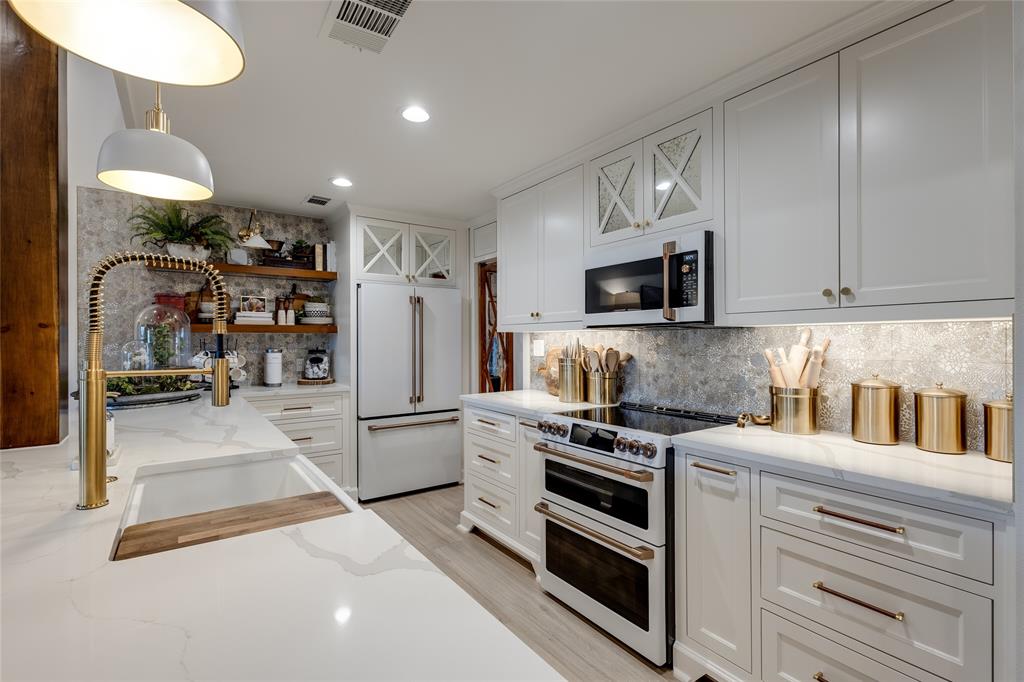 Royse City, Texas, 75189, United States, 4 Bedrooms Bedrooms, ,7 BathroomsBathrooms,Residential,For Sale,1941788