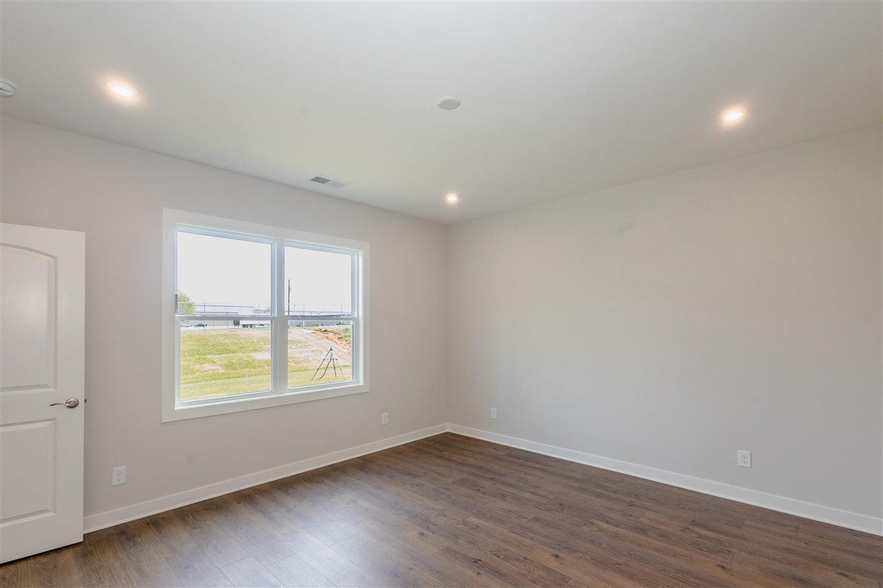 Bowling Green, Kentucky, 42104, United States, 4 Bedrooms Bedrooms, ,3 BathroomsBathrooms,Residential,For Sale,1913768