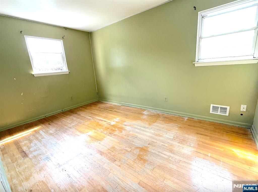 North Bergen, New Jersey, 07047, United States, 3 Bedrooms Bedrooms, ,2 BathroomsBathrooms,Residential,For Sale,1875990