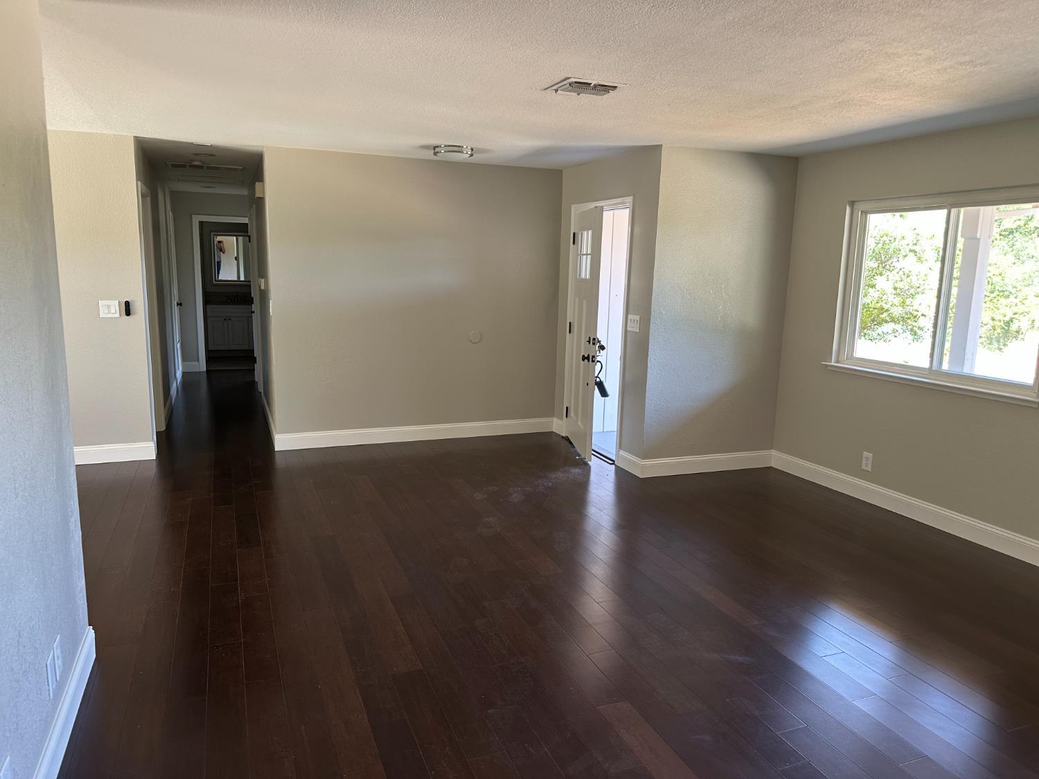 Shingle Springs, California, 95682, United States, 3 Bedrooms Bedrooms, ,2 BathroomsBathrooms,Residential,For Sale,1882228