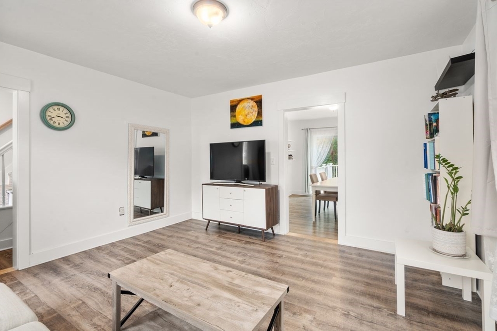 Rockland, Massachusetts, 02370, United States, 3 Bedrooms Bedrooms, ,1 BathroomBathrooms,Residential,For Sale,1968670