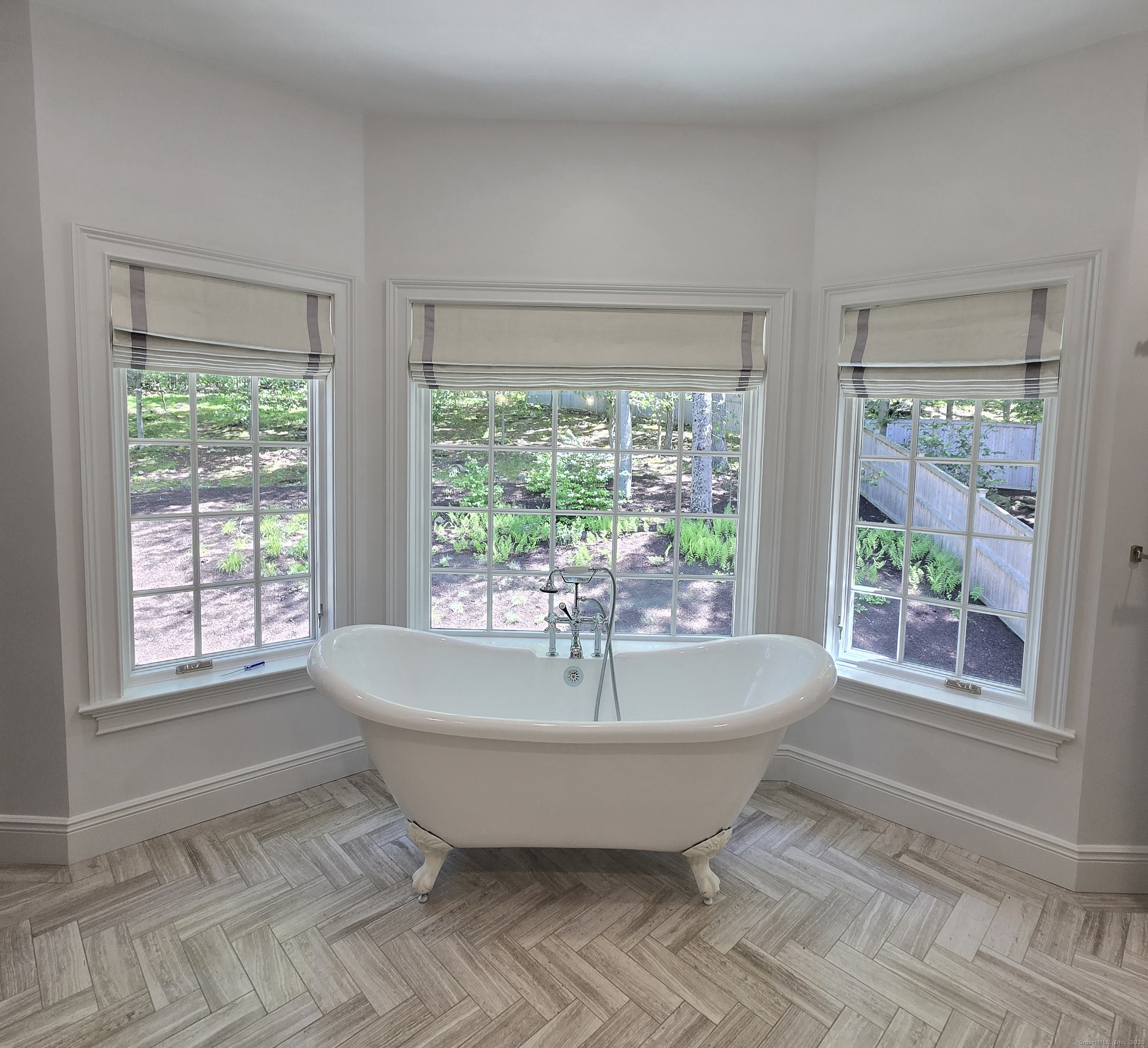 Westport, Connecticut, 06880, United States, 5 Bedrooms Bedrooms, ,5 BathroomsBathrooms,Residential,For Sale,1827473