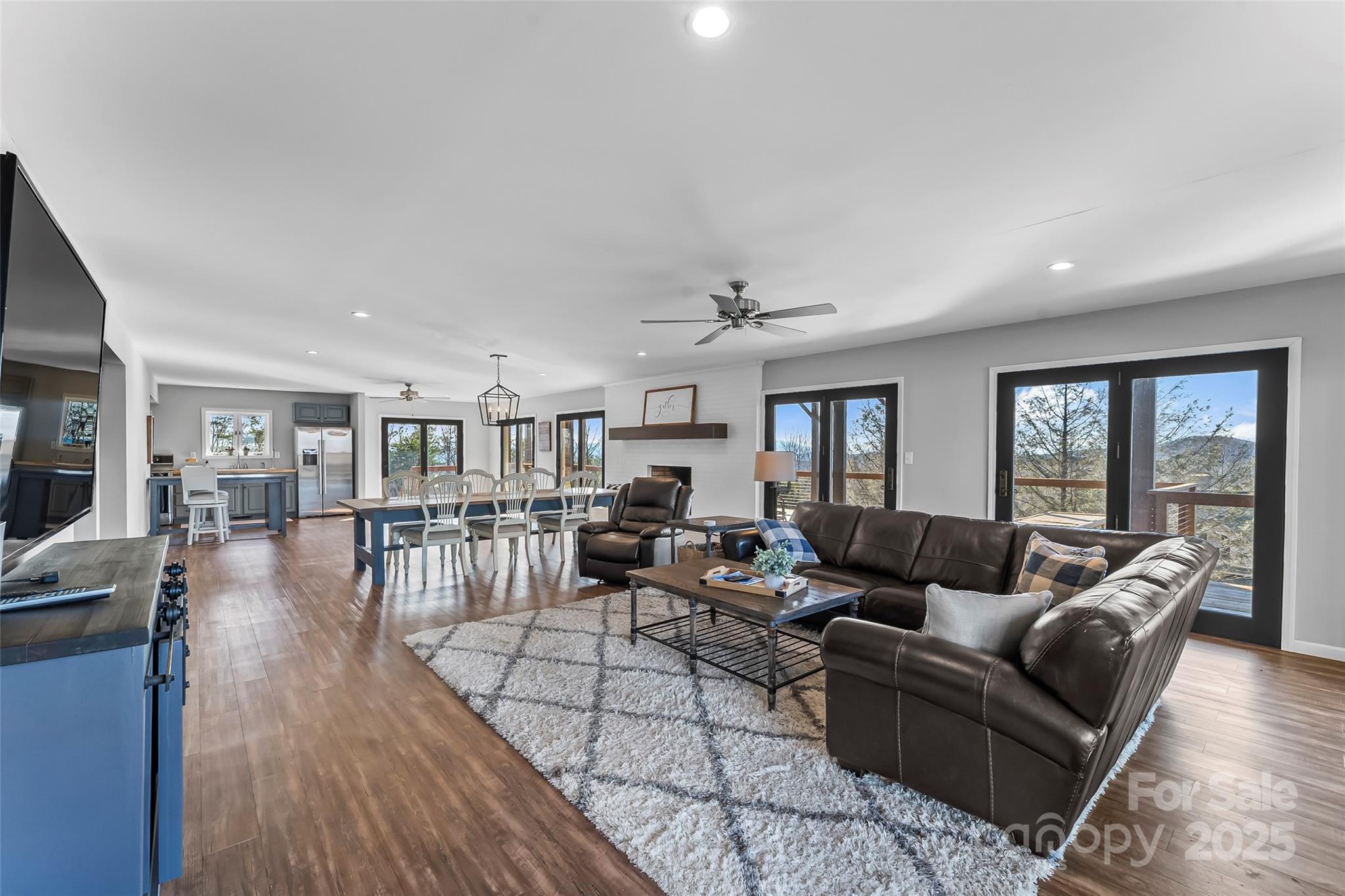 Valdese, North Carolina, 28690, United States, 3 Bedrooms Bedrooms, ,4 BathroomsBathrooms,Residential,For Sale,1722009