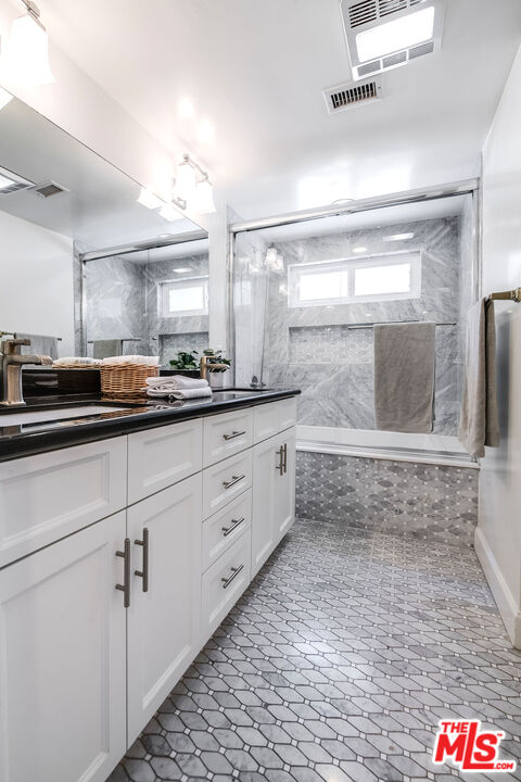 Studio City, California, 91604, United States, 4 Bedrooms Bedrooms, ,3 BathroomsBathrooms,Residential,For Sale,1850354
