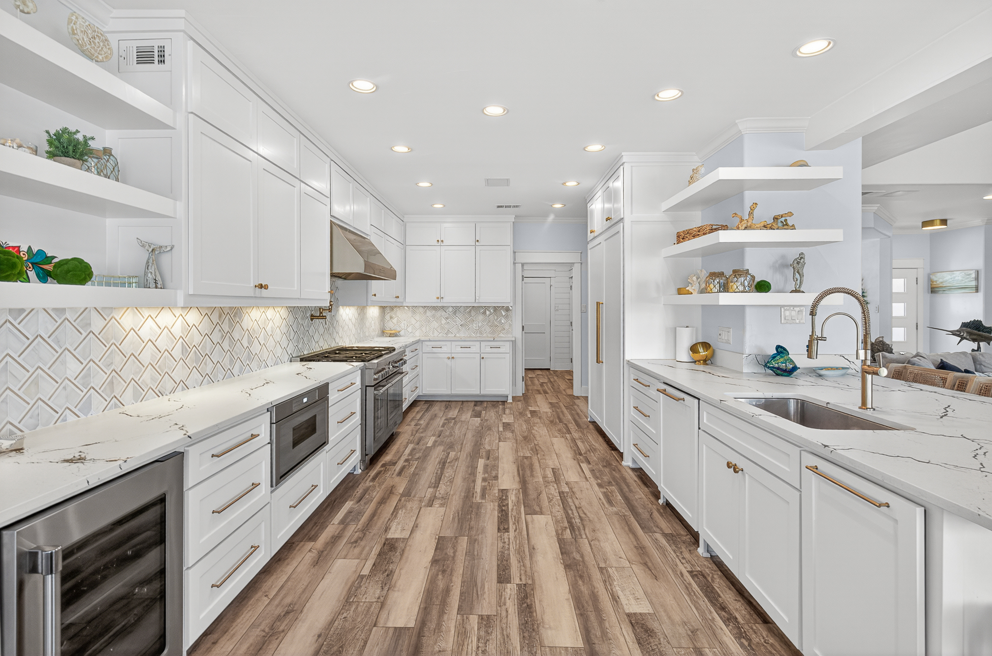  Canal-Front Estate in Island Moorings - 物件實景