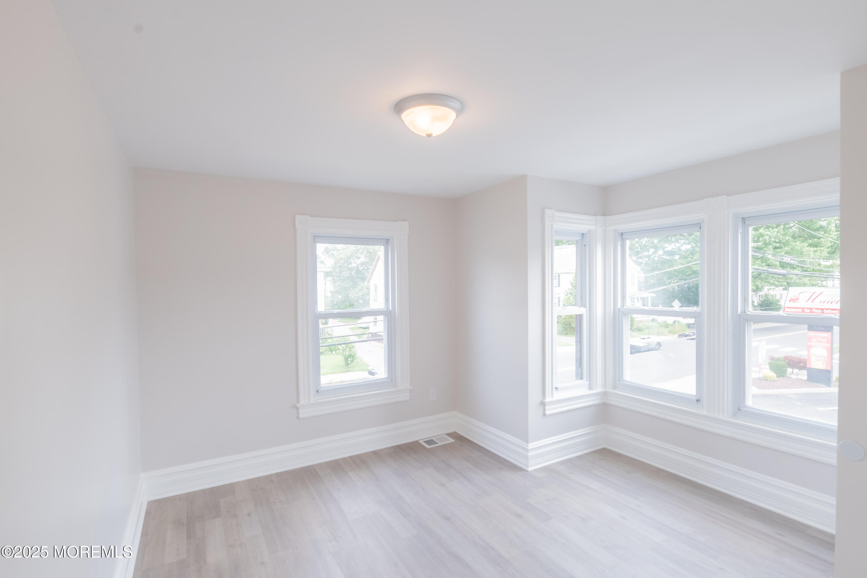 Englishtown, New Jersey, 07726, United States, 6 Bedrooms Bedrooms, ,4 BathroomsBathrooms,Residential,For Sale,1908199