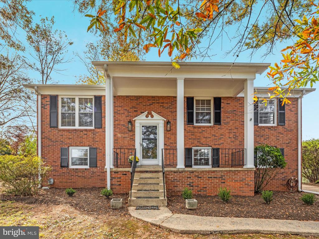 Leesburg, Virginia, 20176, United States, 6 Bedrooms Bedrooms, ,3 BathroomsBathrooms,Residential,For Sale,1979496