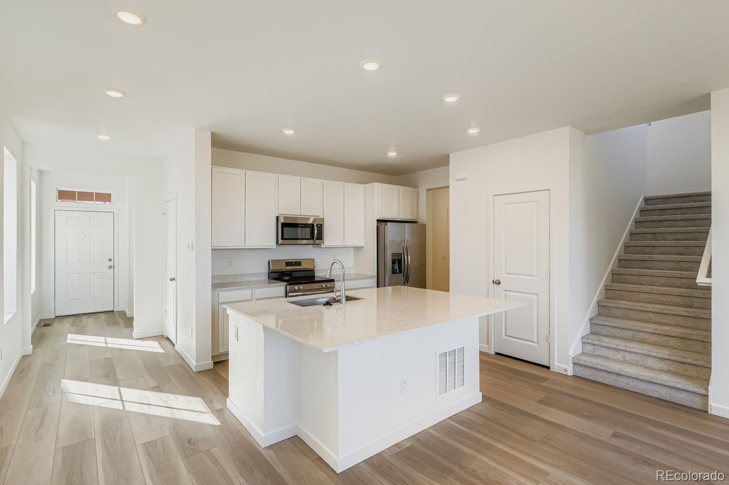 Thornton, Colorado, 80602, United States, 3 Bedrooms Bedrooms, ,2 BathroomsBathrooms,Residential,For Sale,1919663