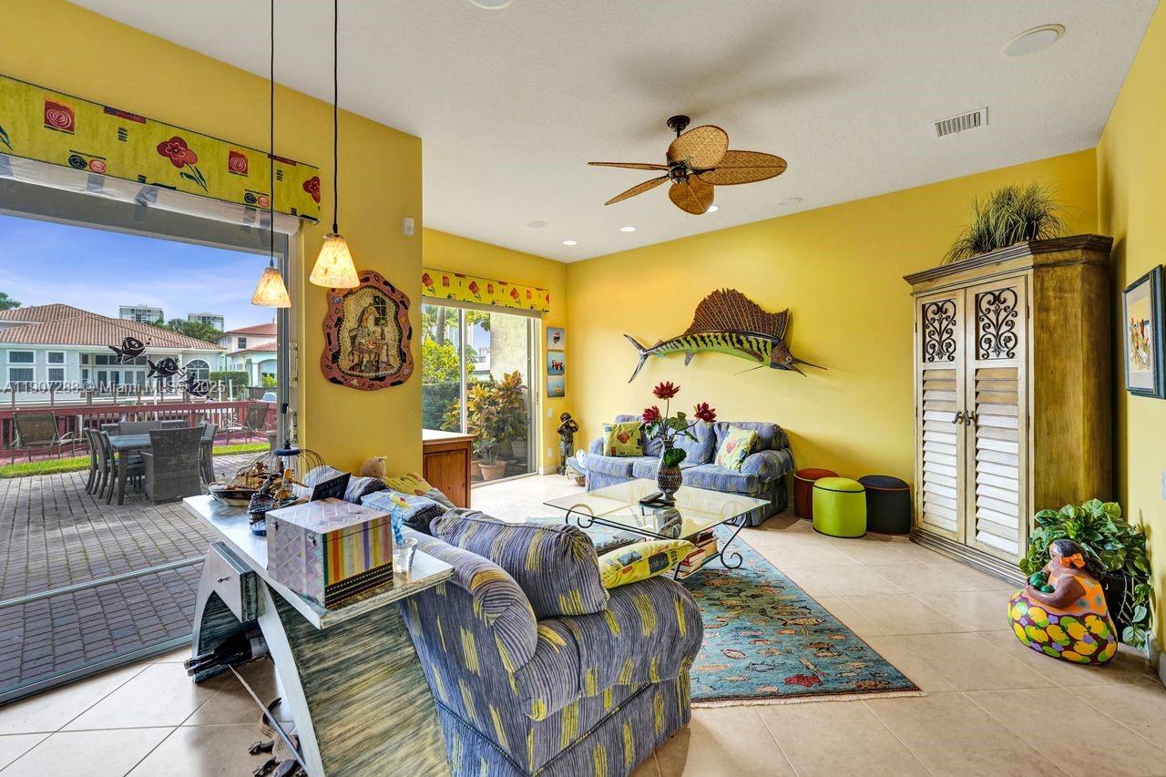 Hollywood, Florida, 33019, United States, 3 Bedrooms Bedrooms, ,3 BathroomsBathrooms,Residential,For Sale,1989592