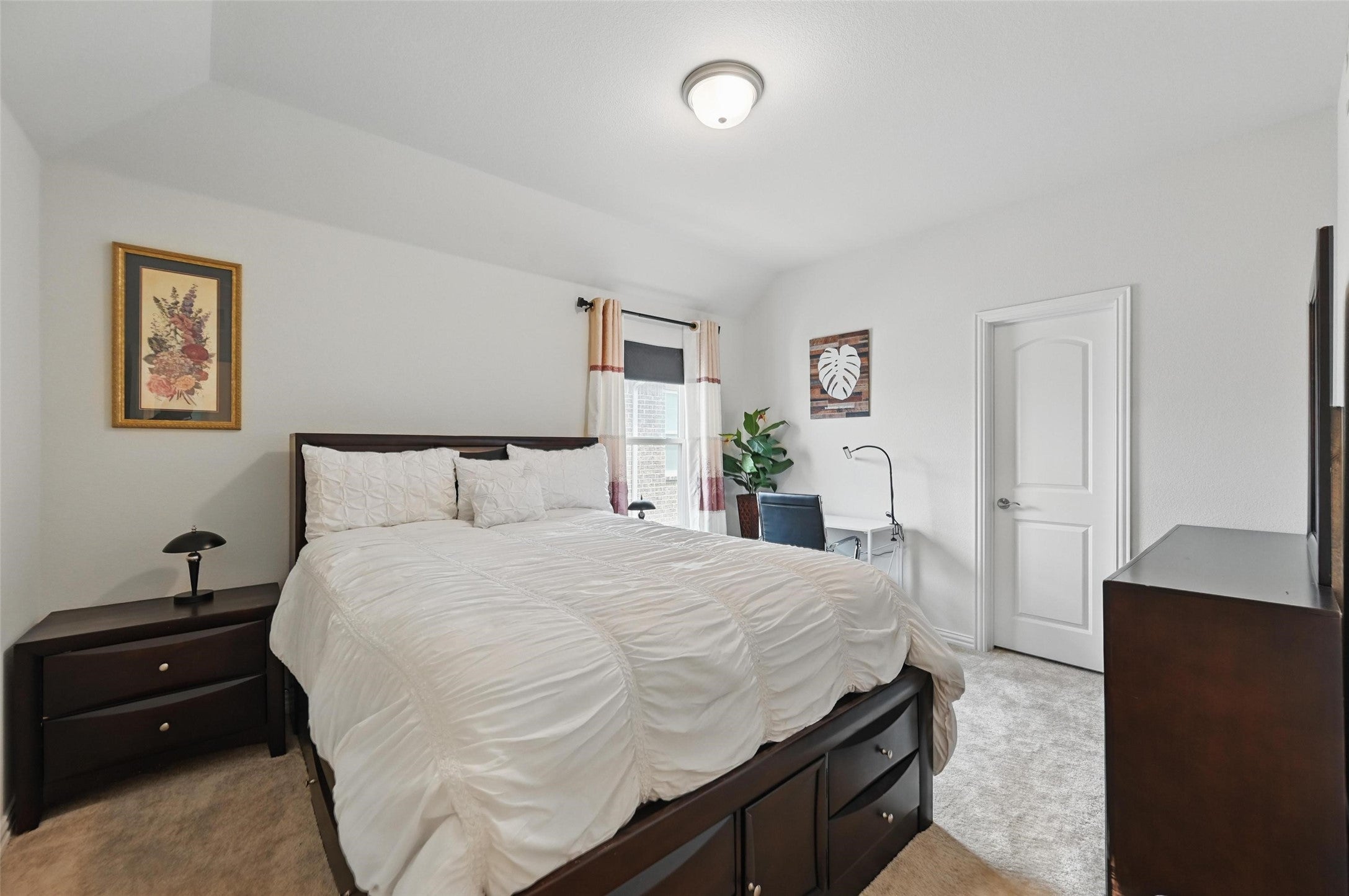 Fort Worth, Texas, 76052, United States, 4 Bedrooms Bedrooms, ,4 BathroomsBathrooms,Residential,For Sale,1980397