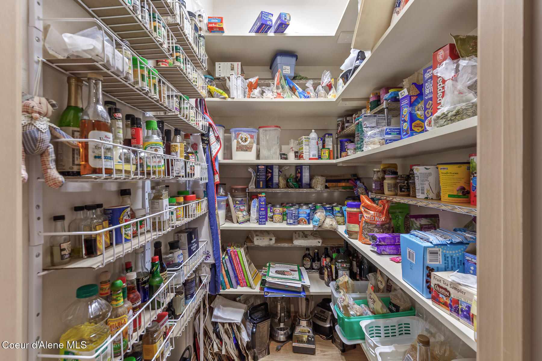 Hayden Lake, Idaho, 83835, United States, 4 Bedrooms Bedrooms, ,3 BathroomsBathrooms,Residential,For Sale,2007766