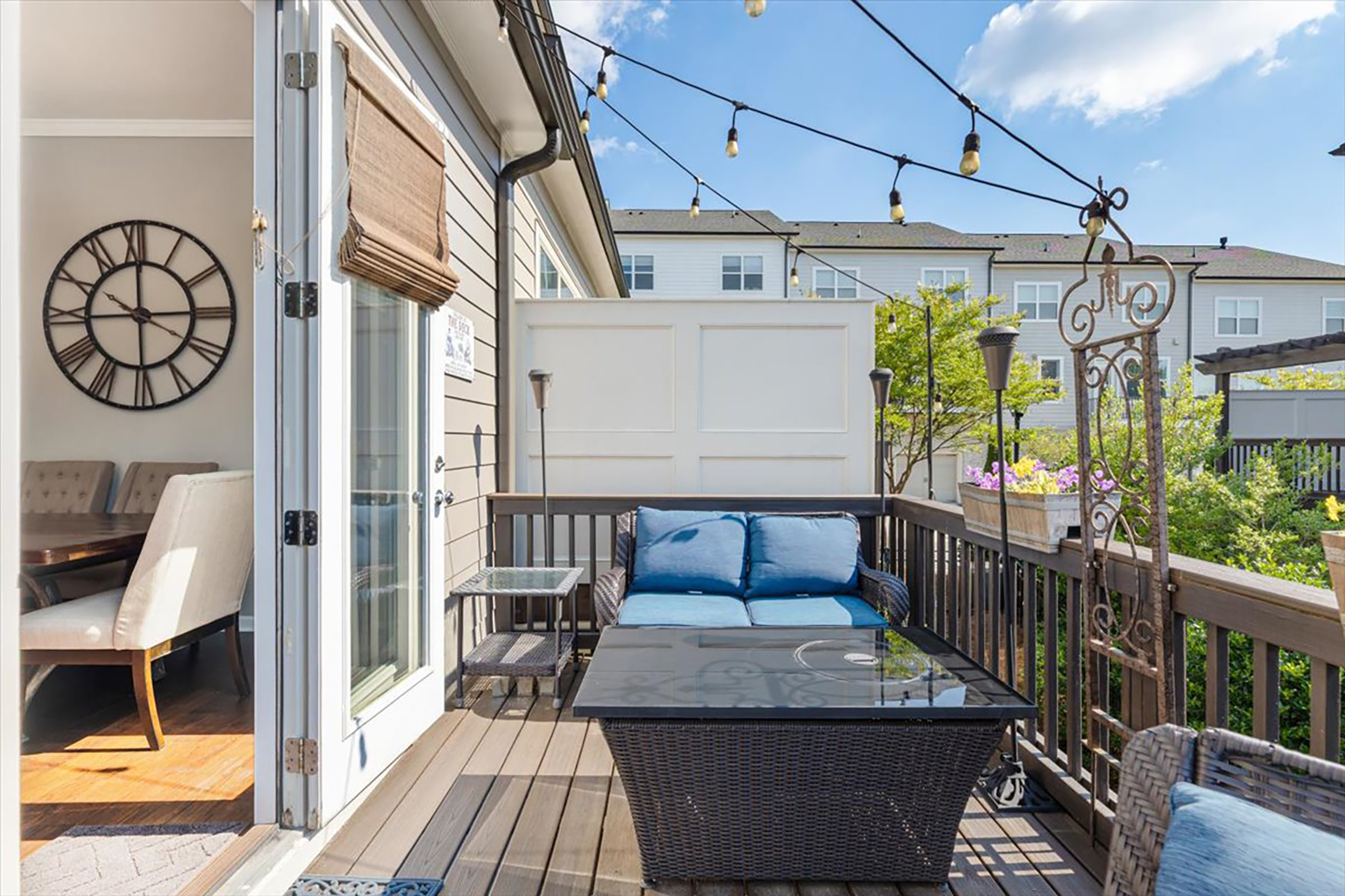  Beautifully Maintained Townhome in Gated Community - 物件實景