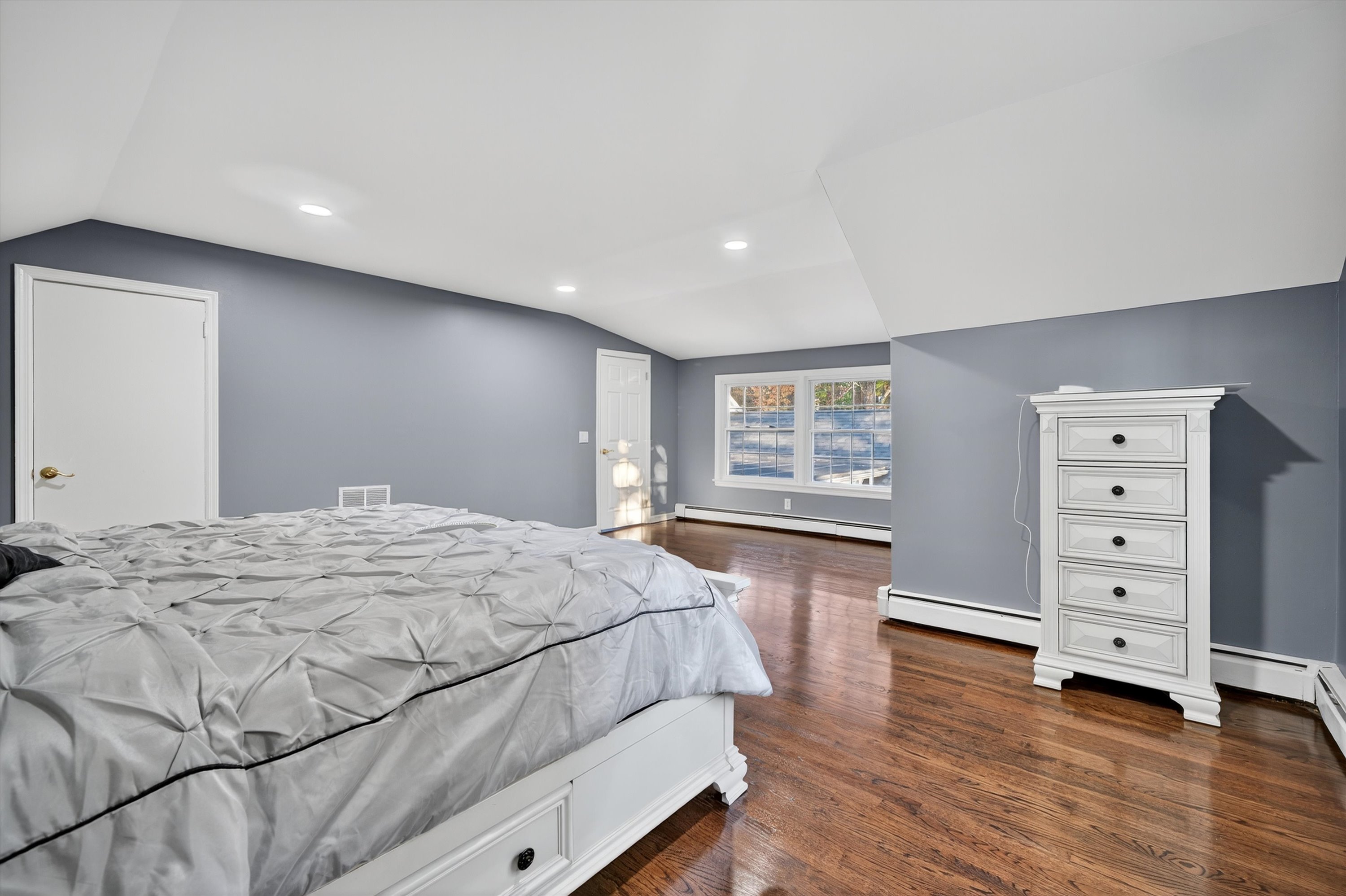 Monroe, New York, 10950, United States, 5 Bedrooms Bedrooms, ,4 BathroomsBathrooms,Residential,For Sale,2000066