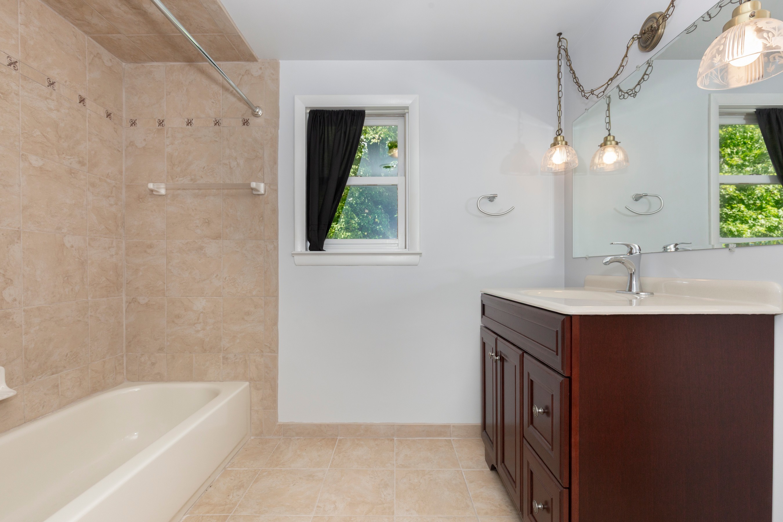  NONE AVAILABLE - 物件實景