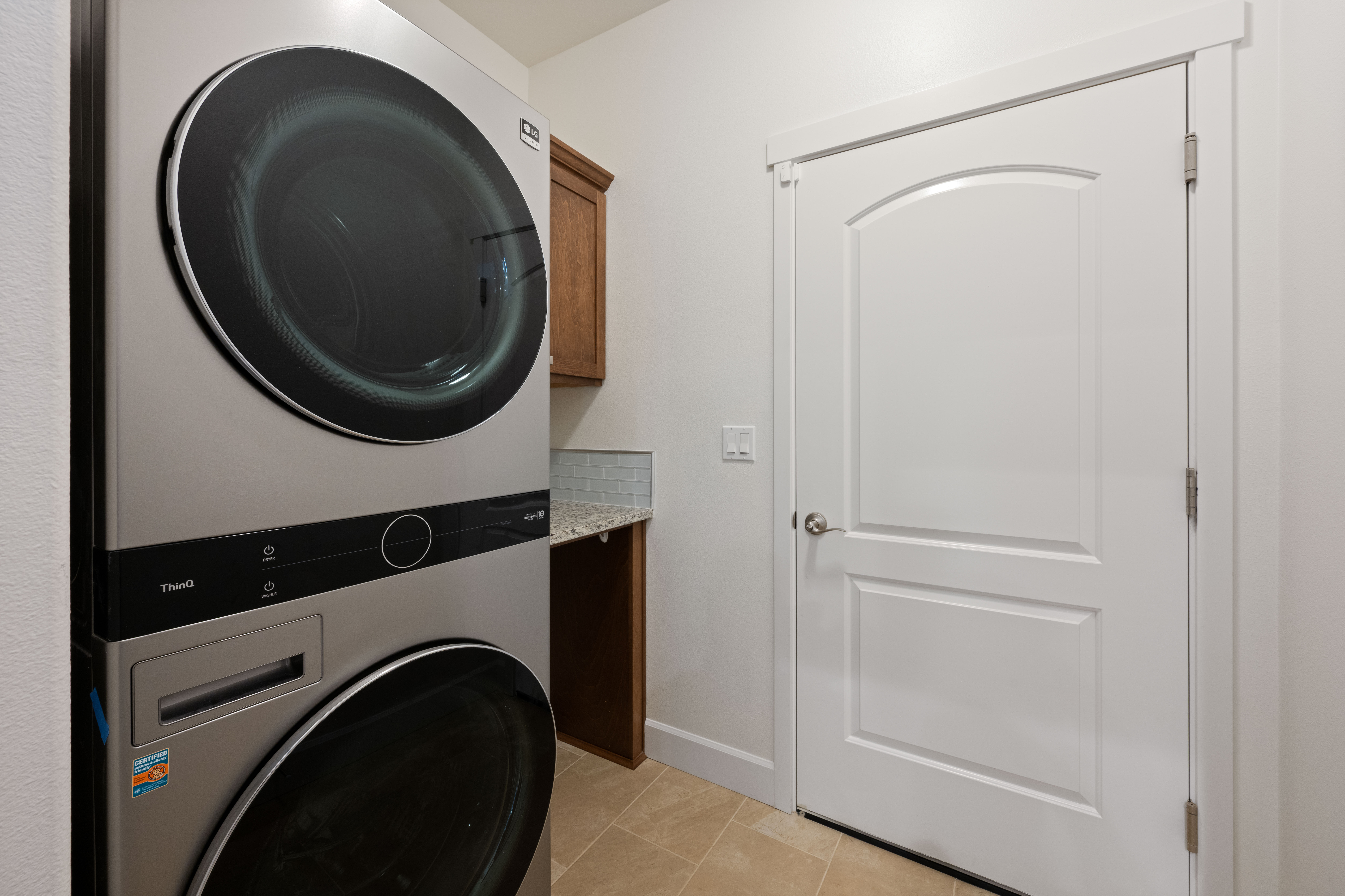  55+ Low Maintenance Living - 物件實景