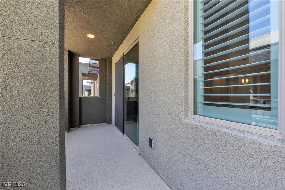 Las Vegas, Nevada, 89135, United States, 2 Bedrooms Bedrooms, ,2 BathroomsBathrooms,Residential,For Sale,1908470