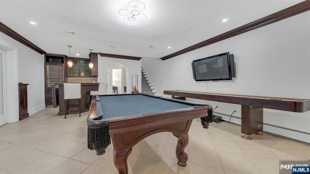 Ramsey, New Jersey, 07446, United States, 6 Bedrooms Bedrooms, ,5 BathroomsBathrooms,Residential,For Sale,1847263