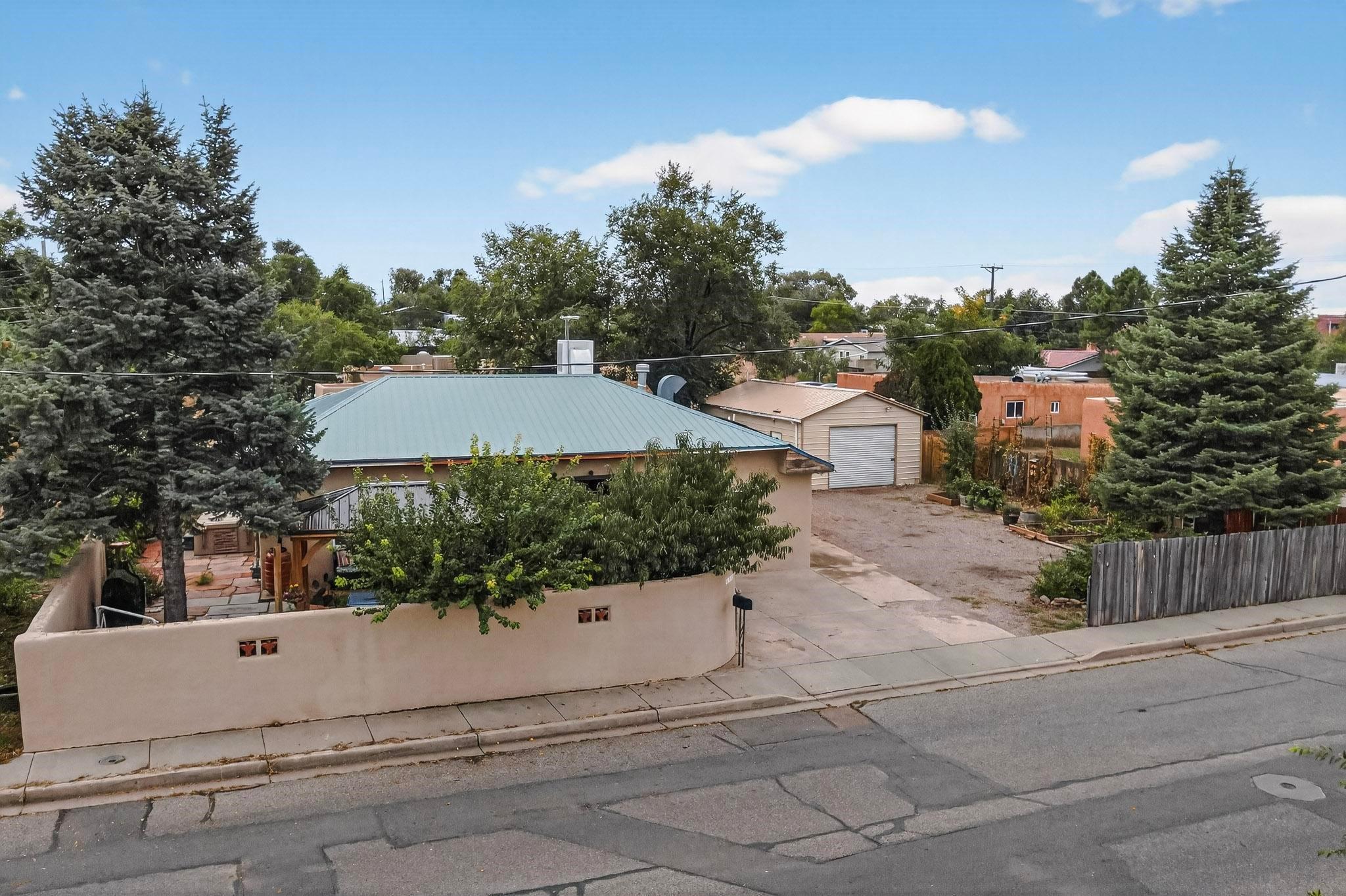 Santa Fe, New Mexico, 87505, United States, 3 Bedrooms Bedrooms, ,2 BathroomsBathrooms,Residential,For Sale,1971309