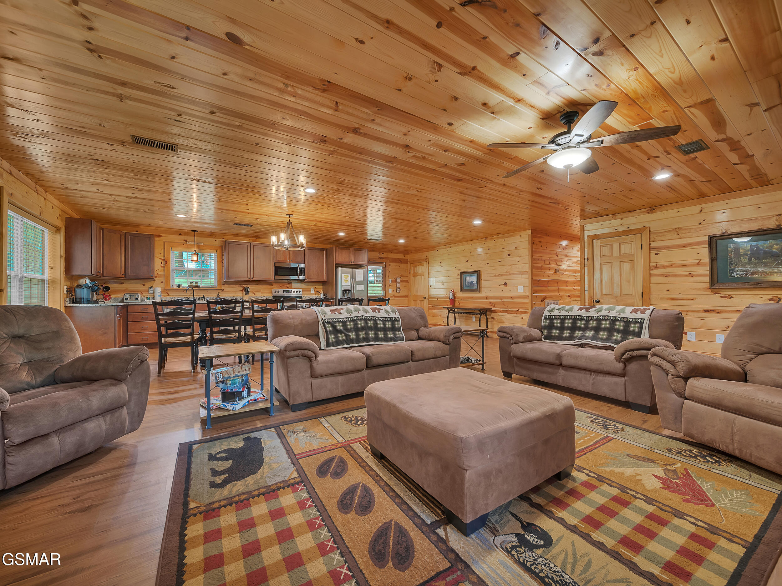 Pigeon Forge, Tennessee, 37876, United States, 4 Bedrooms Bedrooms, ,4 BathroomsBathrooms,Residential,For Sale,1944632