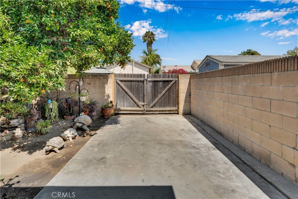 Downey, California, 90242, United States, 3 Bedrooms Bedrooms, ,2 BathroomsBathrooms,Residential,For Sale,1938023