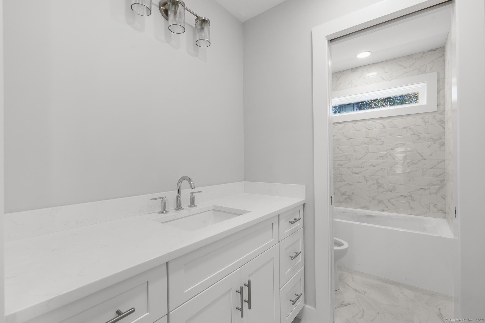 Milford, Connecticut, 06460, United States, 4 Bedrooms Bedrooms, ,4 BathroomsBathrooms,Residential,For Sale,1987652