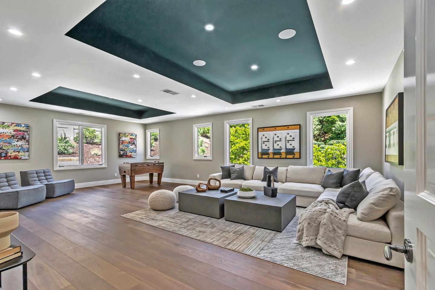 Los Gatos, California, 95032, United States, 8 Bedrooms Bedrooms, ,11 BathroomsBathrooms,Residential,For Sale,1855941