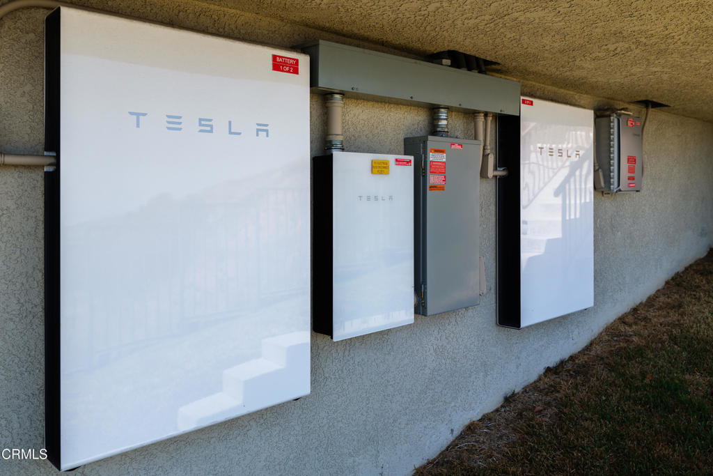 Altadena, California, 91001, United States, 5 Bedrooms Bedrooms, ,6 BathroomsBathrooms,Residential,For Sale,1989048