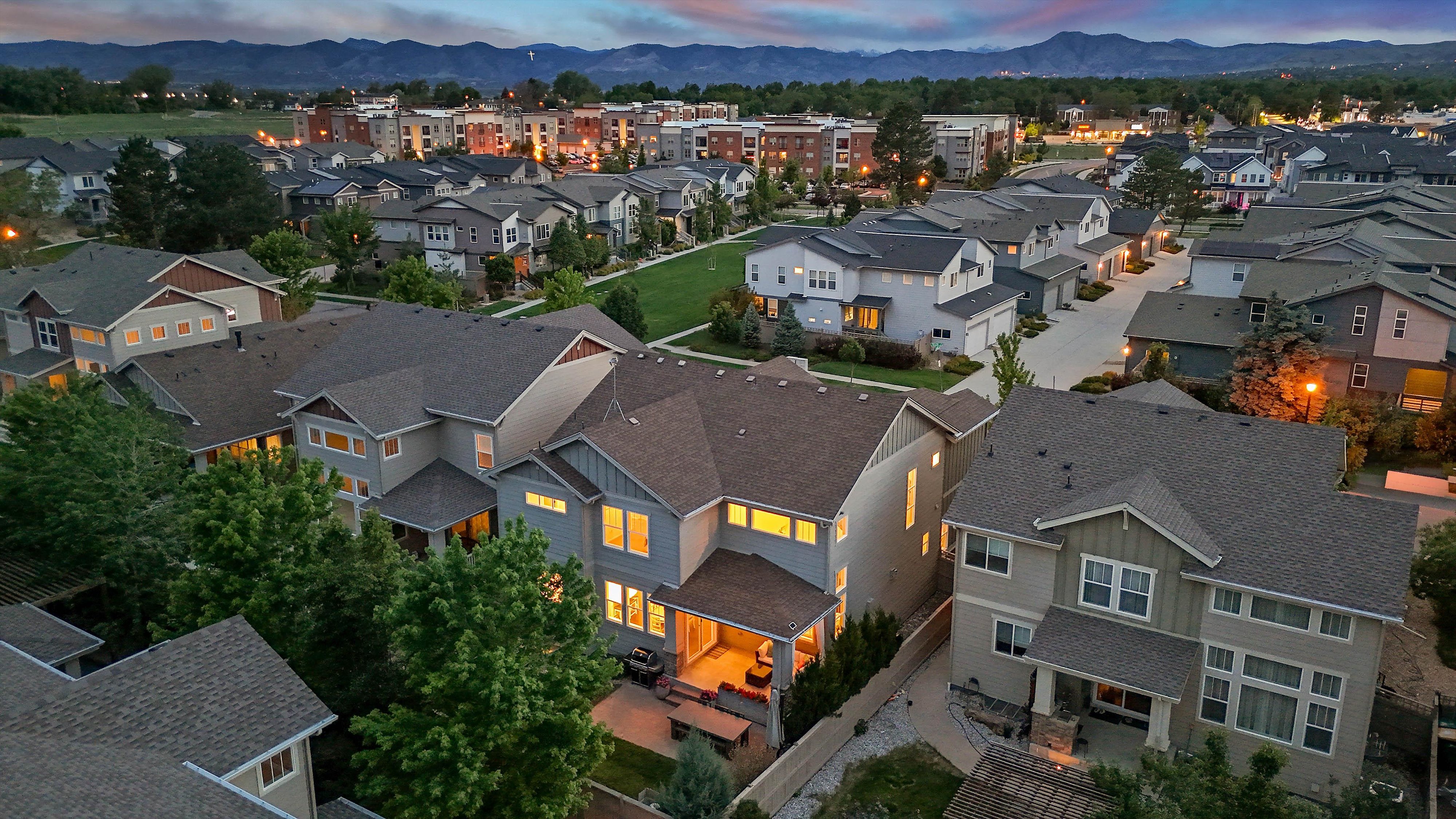  Thoughtfully upgraded home offers modern living - 物件實景