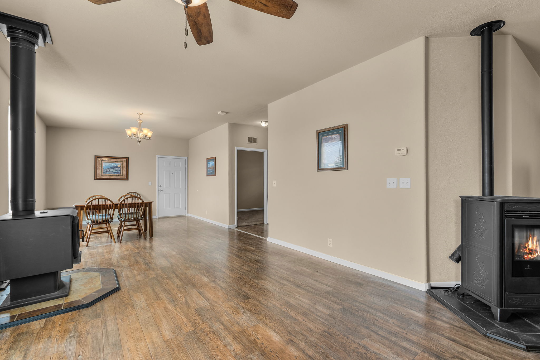 Prineville, Oregon, 97754, United States, 3 Bedrooms Bedrooms, ,2 BathroomsBathrooms,Residential,For Sale,1941697