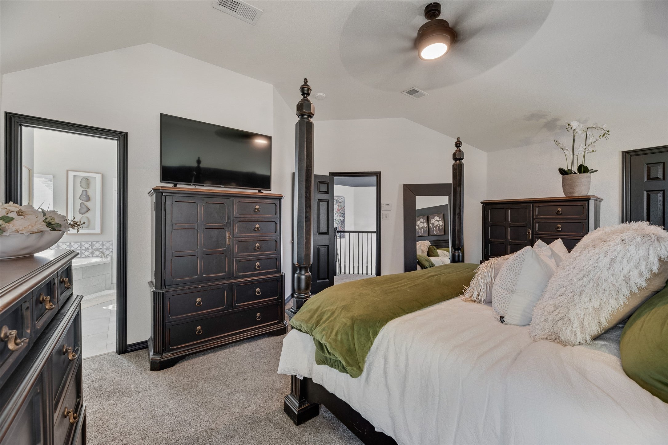 Keller, Texas, 76248, United States, 4 Bedrooms Bedrooms, ,3 BathroomsBathrooms,Residential,For Sale,1977513