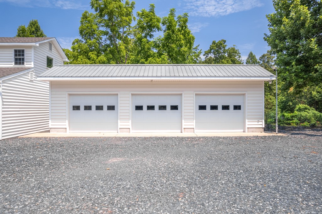 New Canton, Virginia, 23123, United States, 3 Bedrooms Bedrooms, ,2 BathroomsBathrooms,Residential,For Sale,1915439