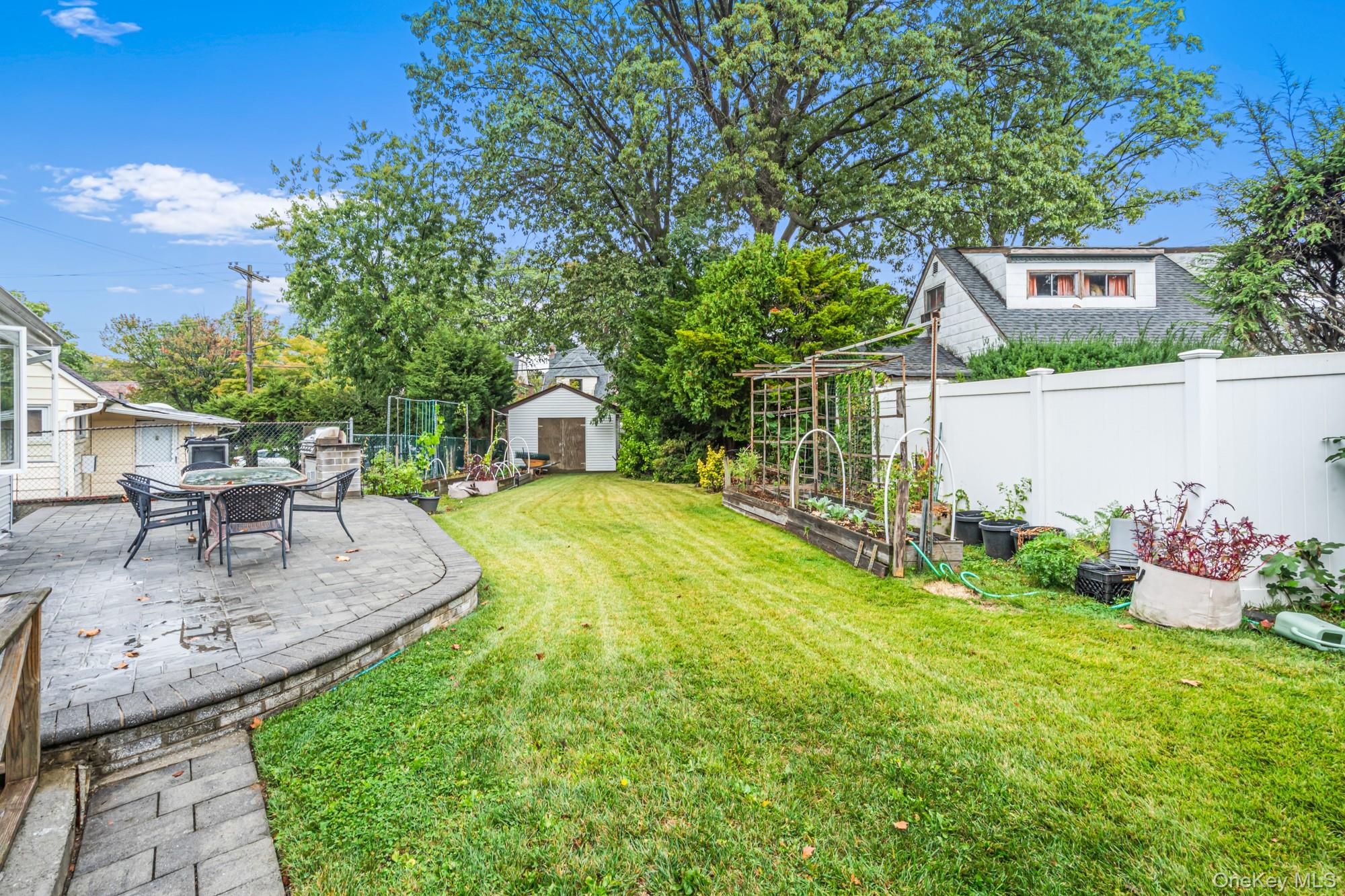  27-22 Bayside Lane, Flushing, NY, 11358 - 物件實景