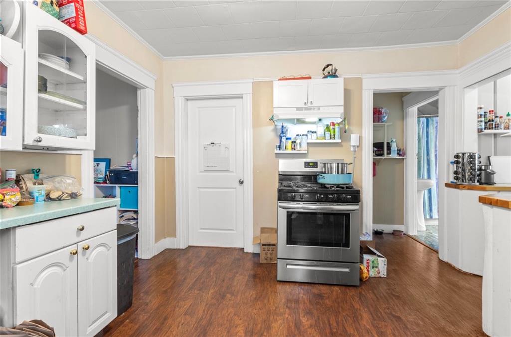 Cranston, Rhode Island, 02920, United States, 4 Bedrooms Bedrooms, ,2 BathroomsBathrooms,Residential,For Sale,2006438