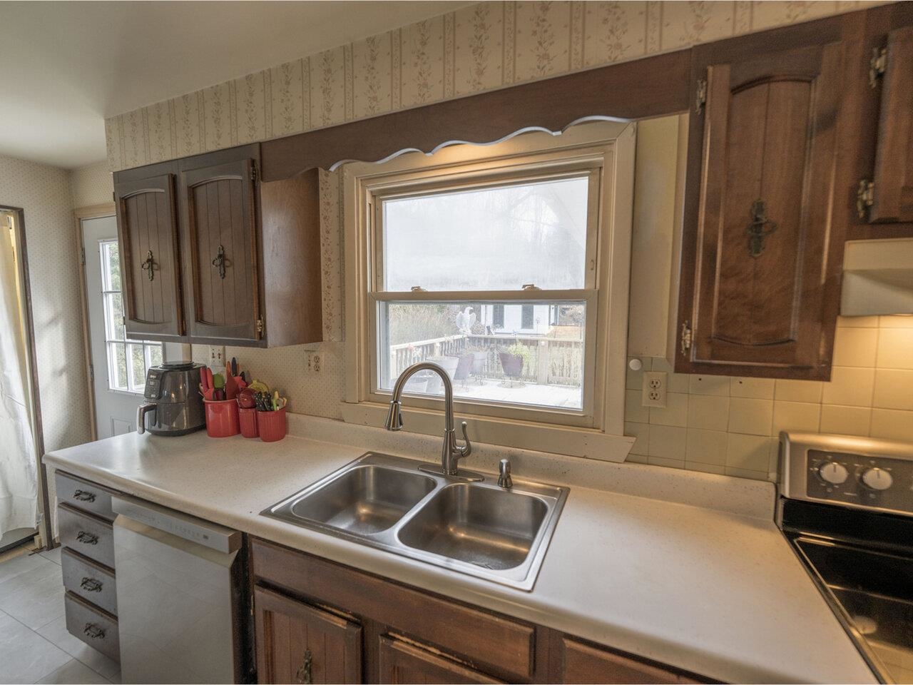 Williston, Vermont, 05495, United States, 3 Bedrooms Bedrooms, ,2 BathroomsBathrooms,Residential,For Sale,2001004