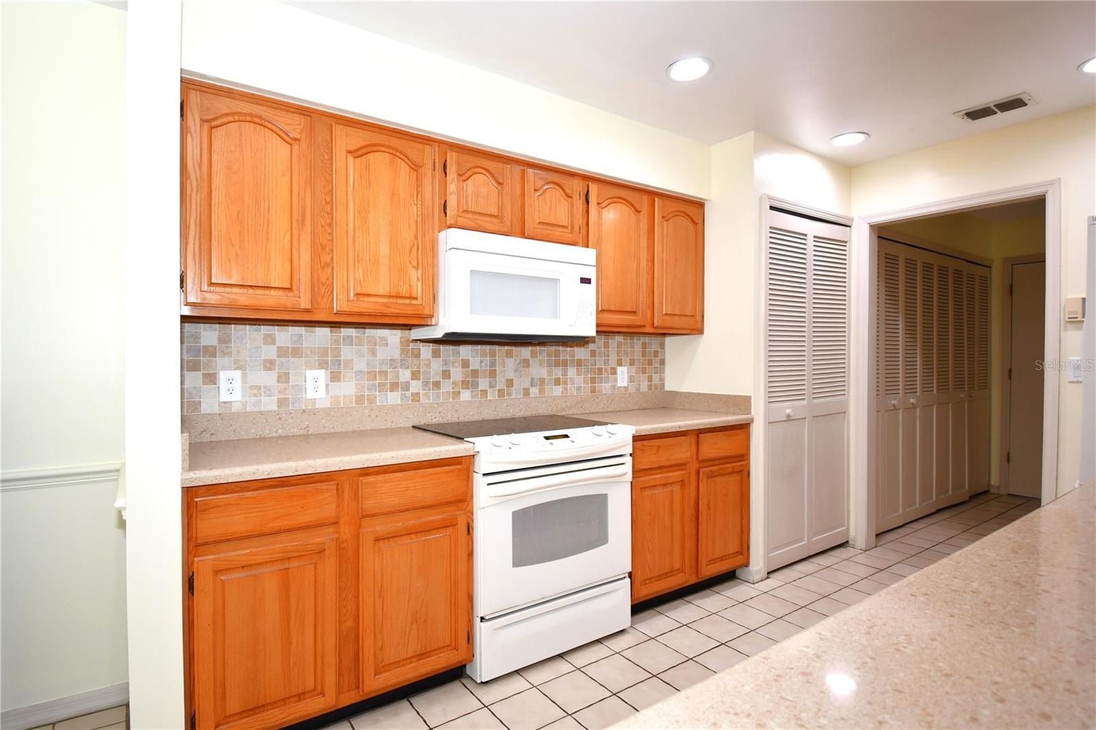 MOUNT DORA, Florida, 32757, United States, 3 Bedrooms Bedrooms, ,2 BathroomsBathrooms,Residential,For Sale,1975805