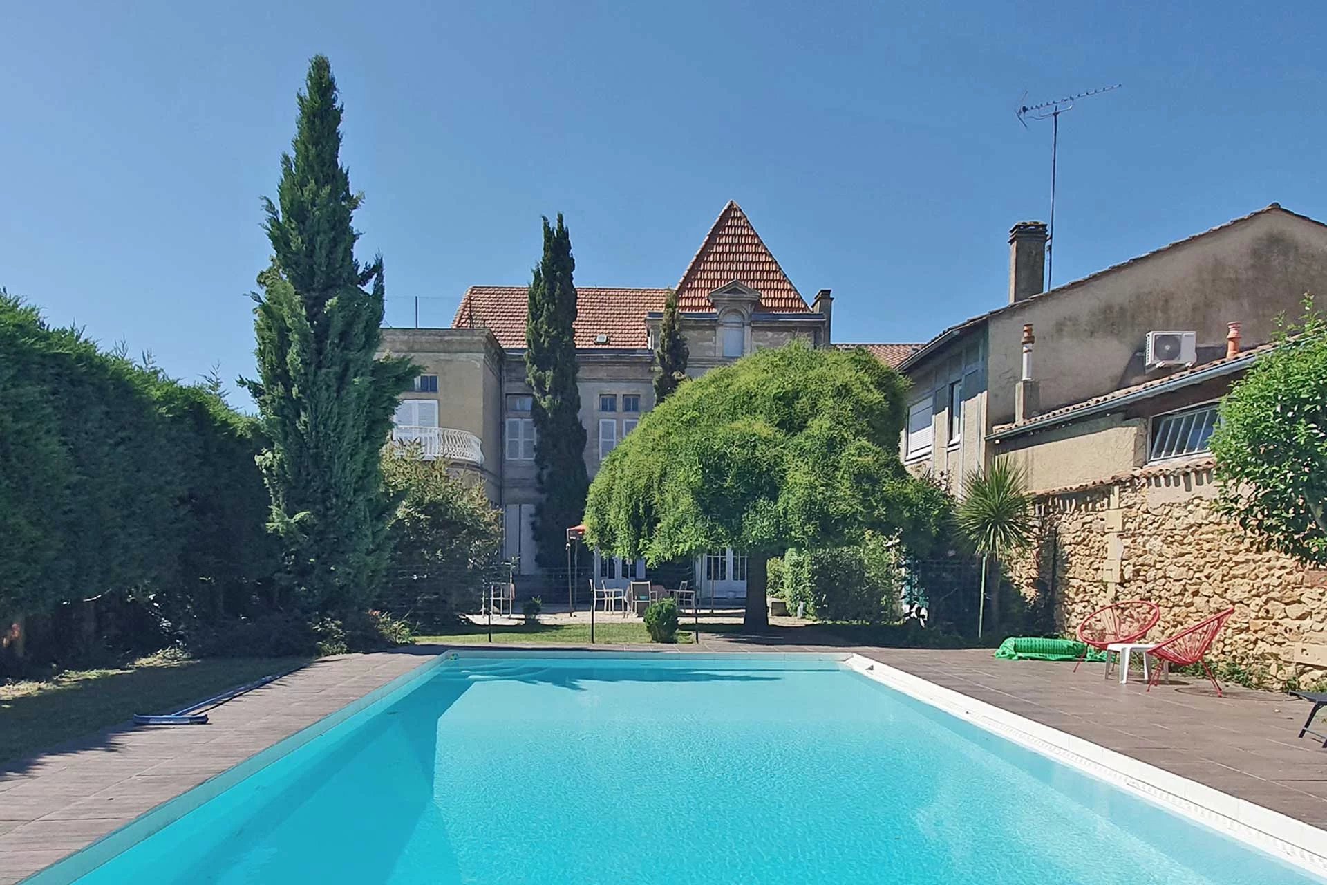 Bergerac, New Aquitaine, 24100, FR, 9 Bedrooms Bedrooms, ,5 BathroomsBathrooms,Residential,For Sale,1995621