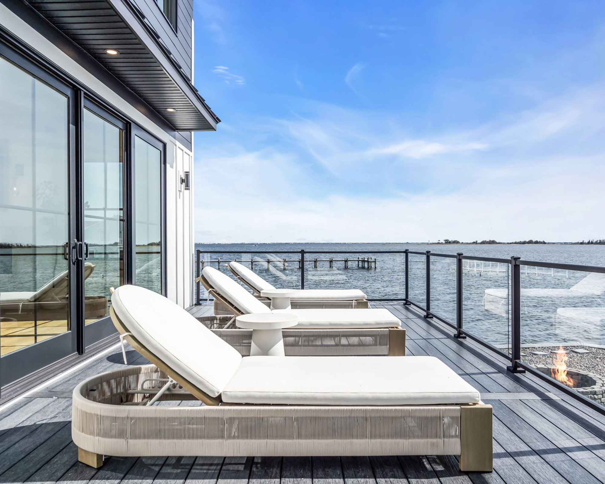  Exceptional Custom Built Waterfront Home - 物件實景