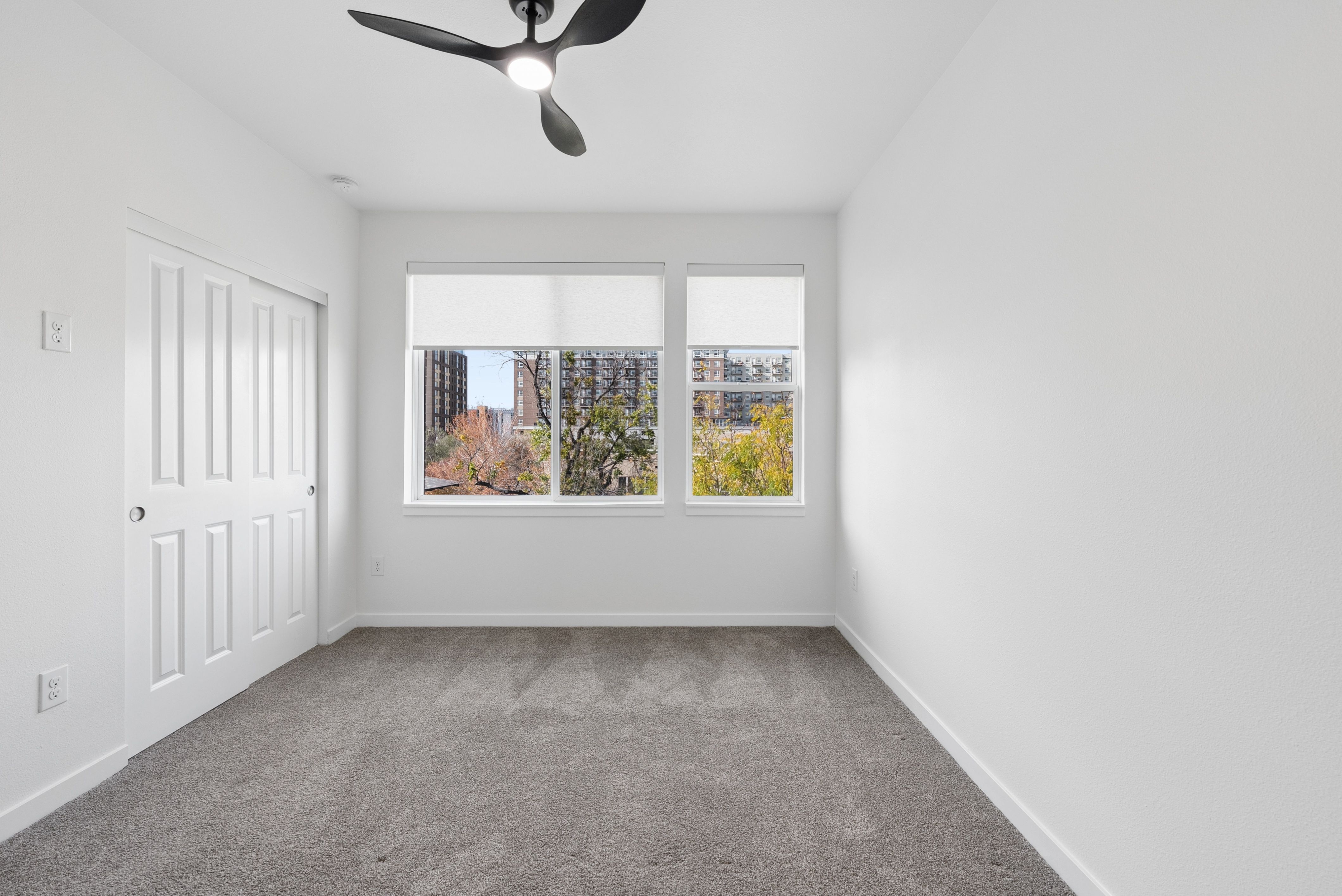  End-Unit Brownstone in North Capitol Hill - 物件實景