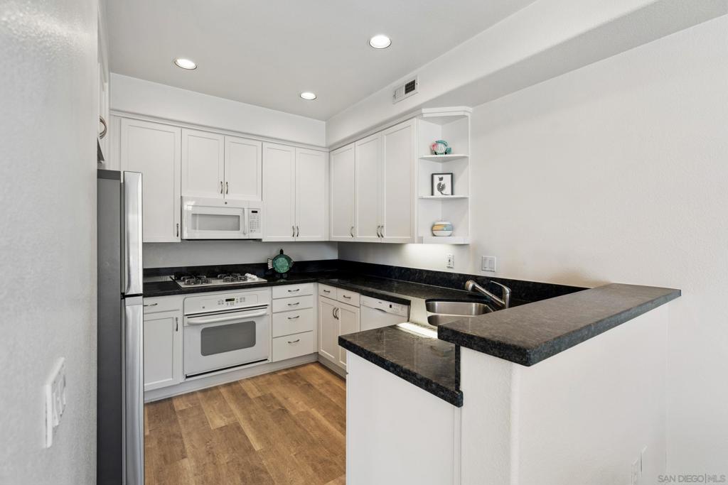 San Diego, California, 92130, United States, 3 Bedrooms Bedrooms, ,3 BathroomsBathrooms,Residential,For Sale,2033920