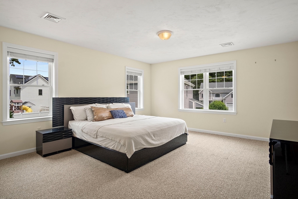Rockland, Massachusetts, 02370, United States, 4 Bedrooms Bedrooms, ,3 BathroomsBathrooms,Residential,For Sale,1898711