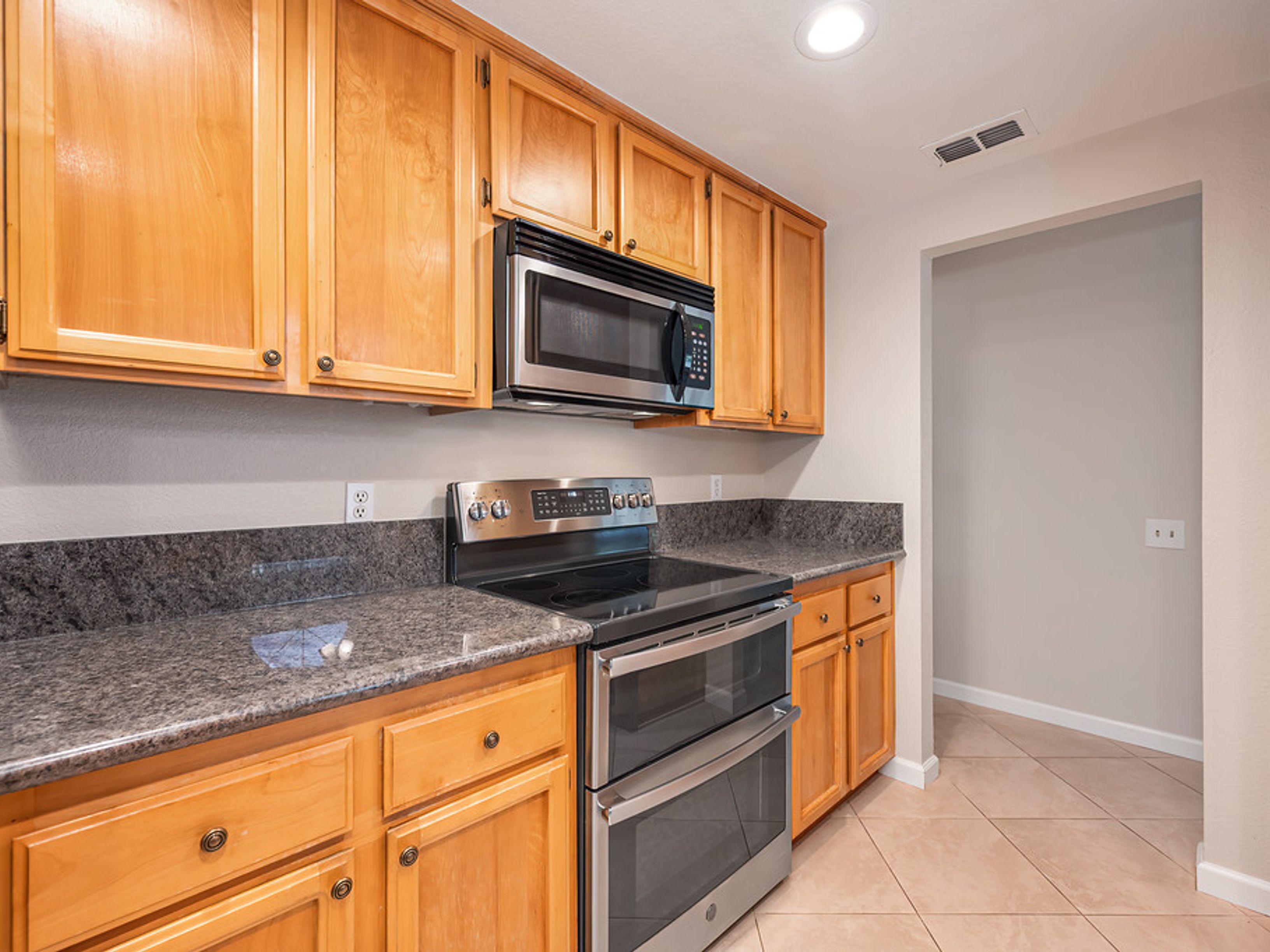  2712 Stoughton Way, Sacramento, CA 95827 - 物件實景
