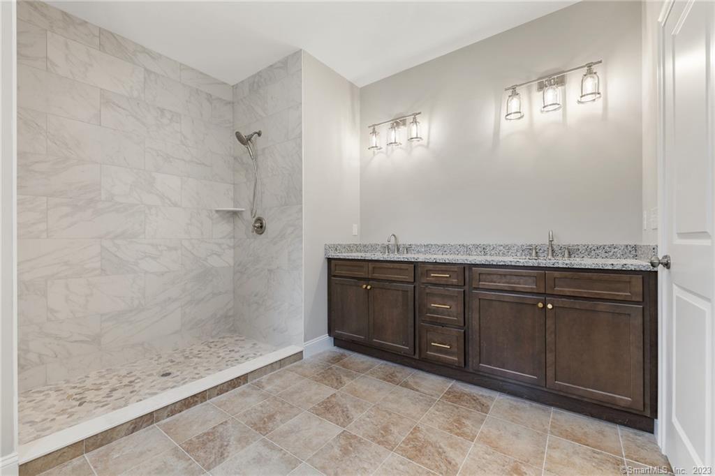 East Hampton, Connecticut, 06424, United States, 3 Bedrooms Bedrooms, ,2 BathroomsBathrooms,Residential,For Sale,1998442