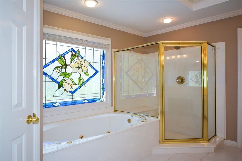 Alpharetta, Georgia, 30022, United States, 5 Bedrooms Bedrooms, ,5 BathroomsBathrooms,Residential,For Sale,2002154