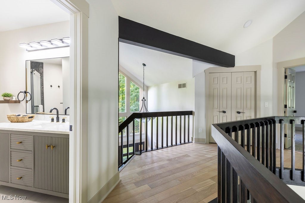 Chagrin Falls, Ohio, 44023, United States, 4 Bedrooms Bedrooms, ,4 BathroomsBathrooms,Residential,For Sale,1930010