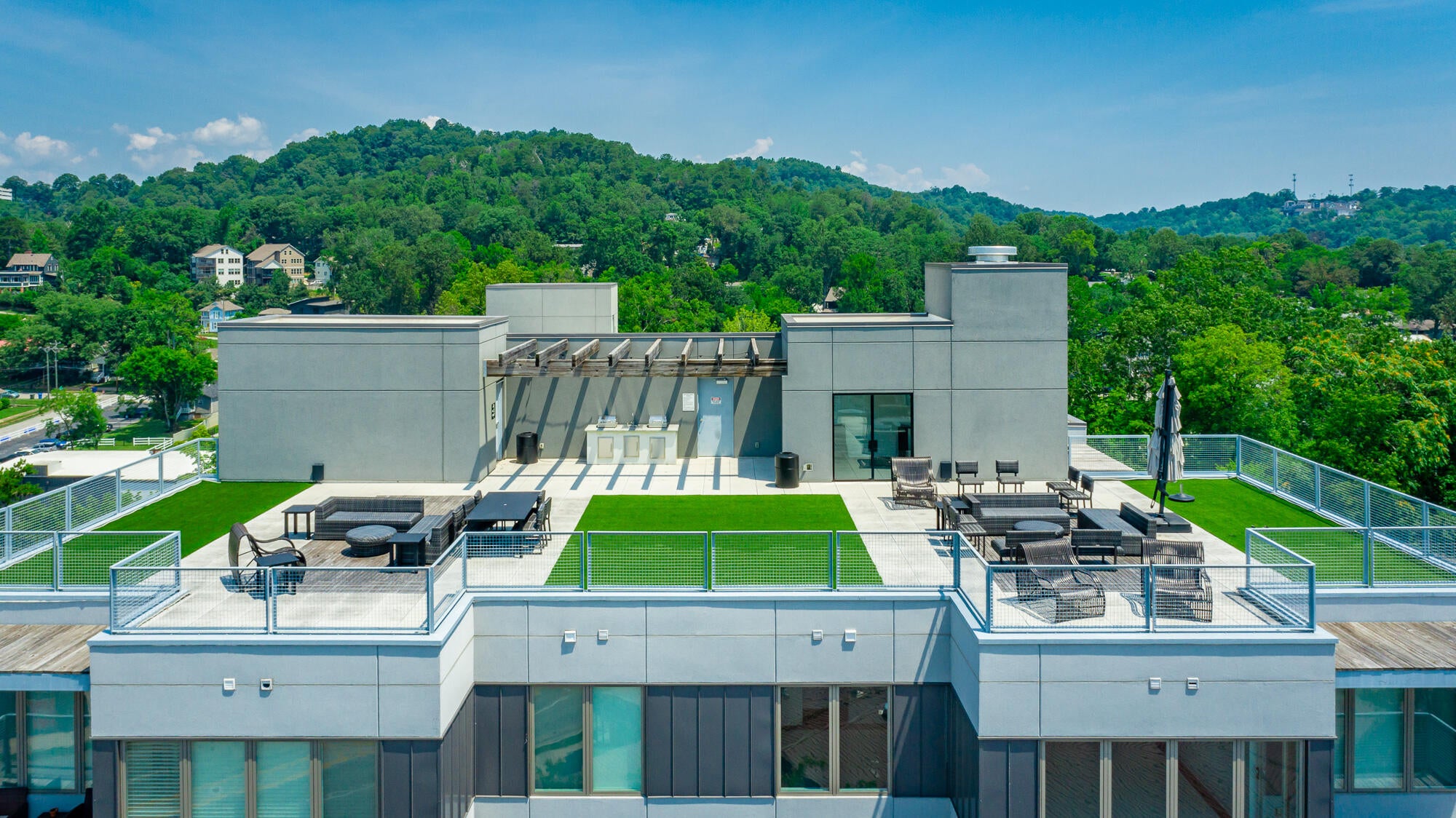Chattanooga, Tennessee, 37405, United States, 2 Bedrooms Bedrooms, ,2 BathroomsBathrooms,Residential,For Sale,1875132