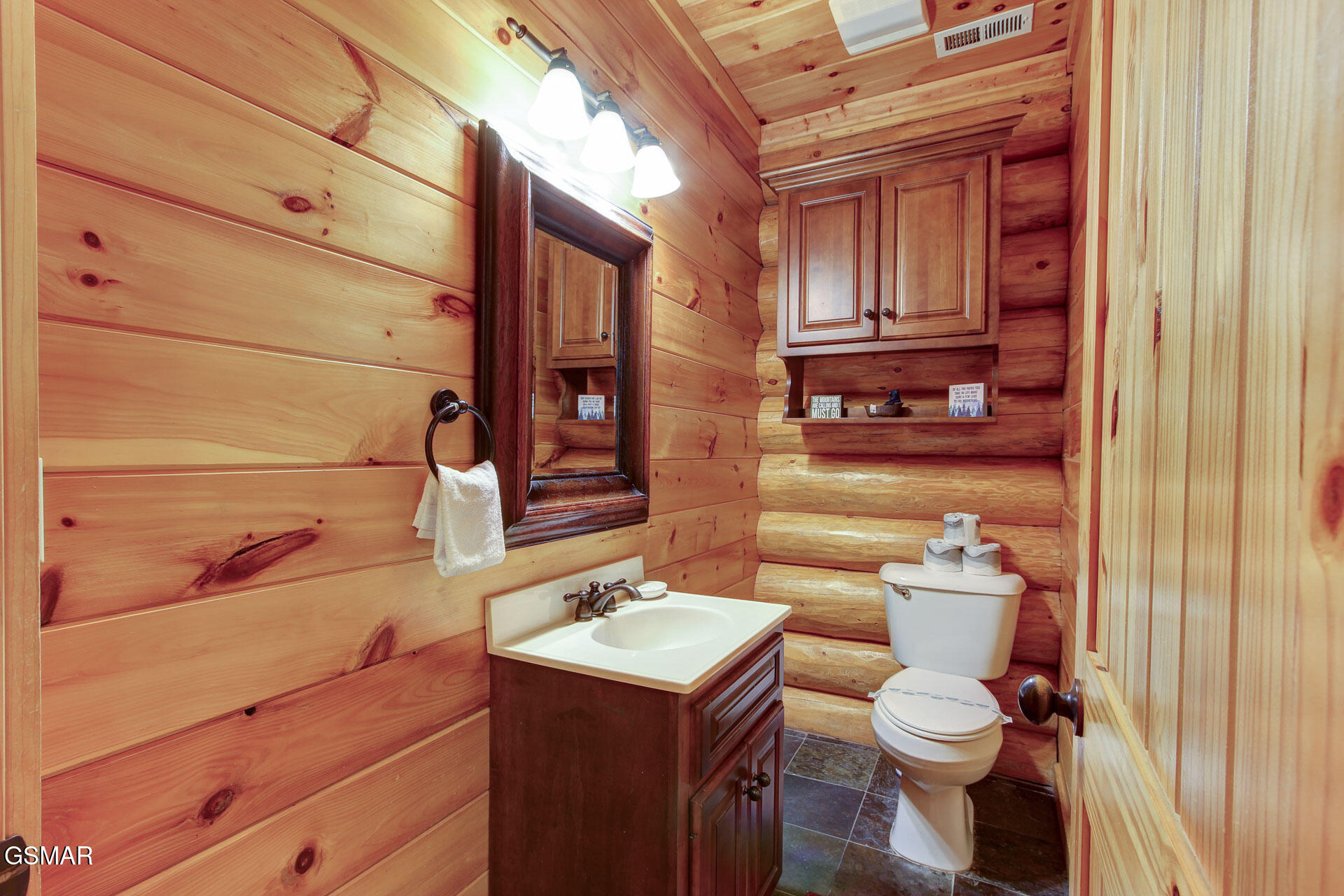 Sevierville, Tennessee, 37876, United States, 3 Bedrooms Bedrooms, ,5 BathroomsBathrooms,Residential,For Sale,1976203