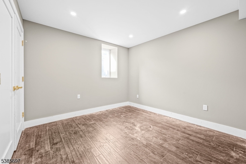 Maplewood Twp., New Jersey, 07040, United States, 4 Bedrooms Bedrooms, ,4 BathroomsBathrooms,Residential,For Sale,1950827