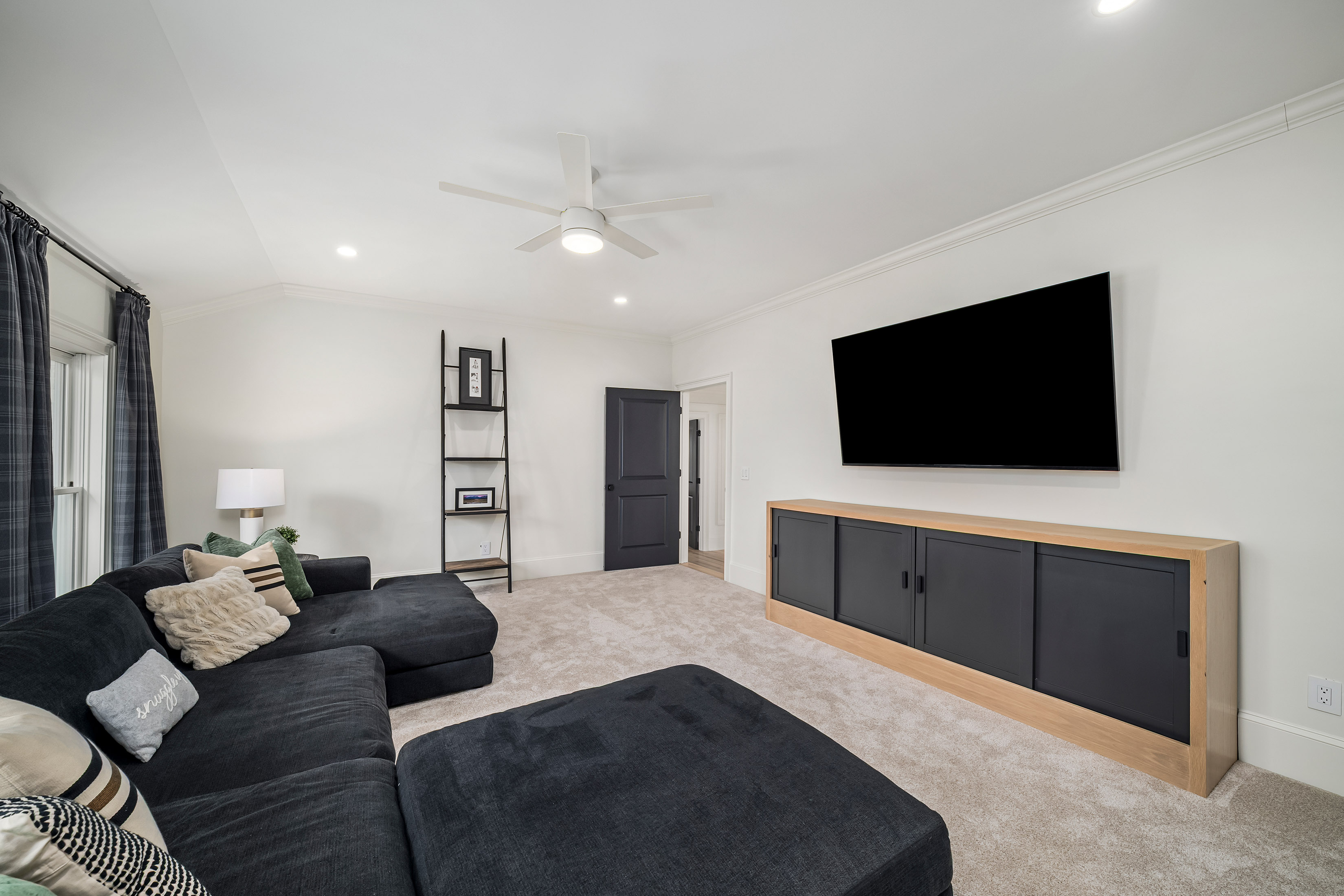  Meticulously Updated Milton Home - 物件實景