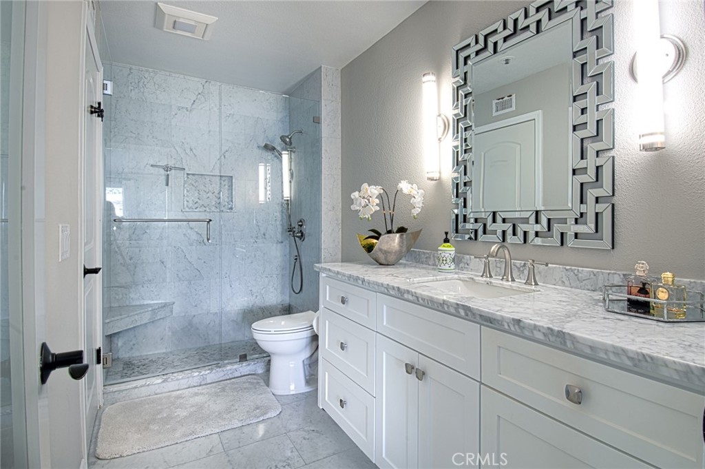 Newport Beach, California, 92663, United States, 1 Bedroom Bedrooms, ,1 BathroomBathrooms,Residential,For Sale,1990291