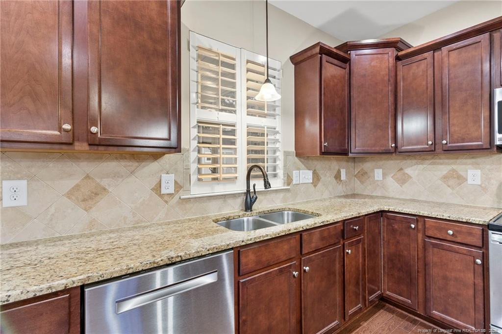 Sanford, North Carolina, 27332, United States, 4 Bedrooms Bedrooms, ,4 BathroomsBathrooms,Residential,For Sale,1891962